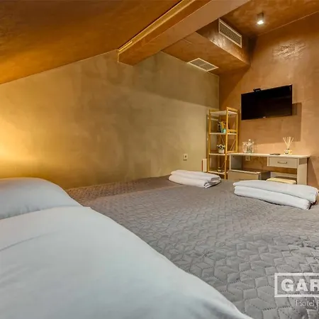 Garson Hotell 2*